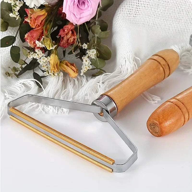 Pet Hair Brush – The Quick Fix for Fur on Everything